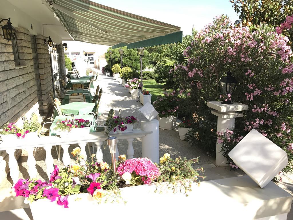B&B Sidro Водице Екстериор снимка