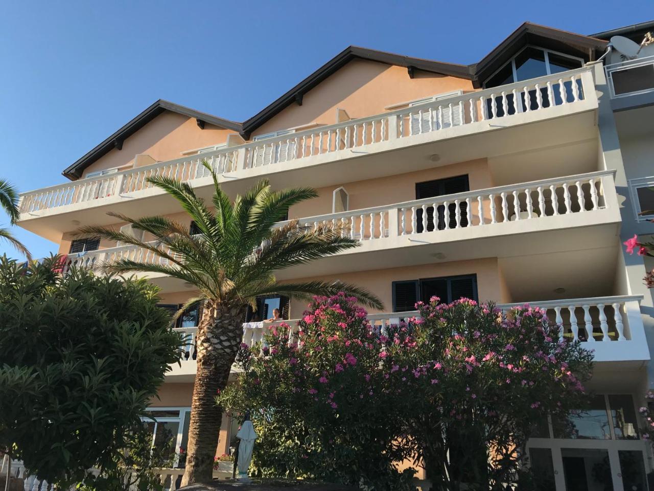 B&B Sidro Водице Екстериор снимка